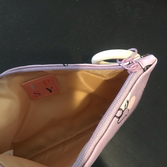 FREE Floral makeup pouch - Picture 3 of 3